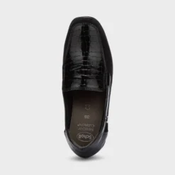 fara slip on